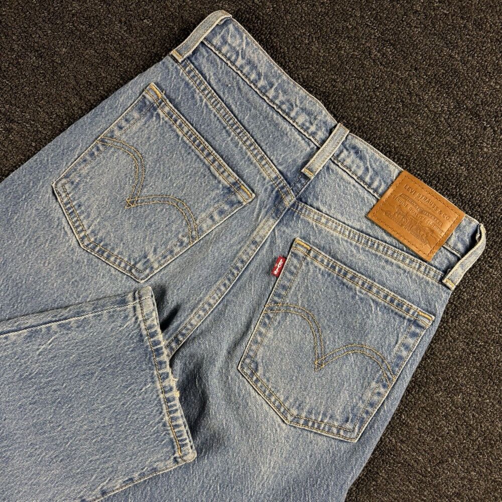 NWOT Flaw Levi's Premium Womens 24x28 Wedgie Straight Fit Button Fly Jeans Denim
